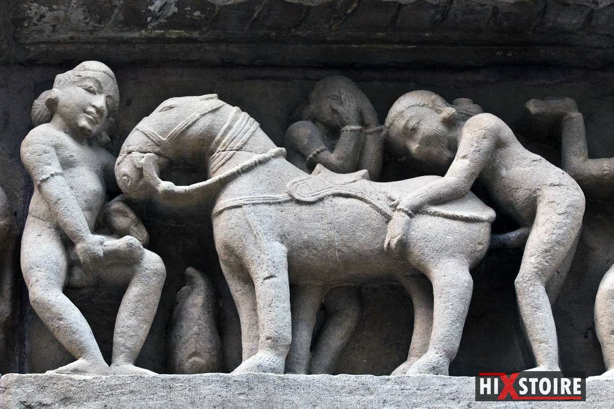 Le cheval sodomisé et les sculptures pornographiques de Khajuraho